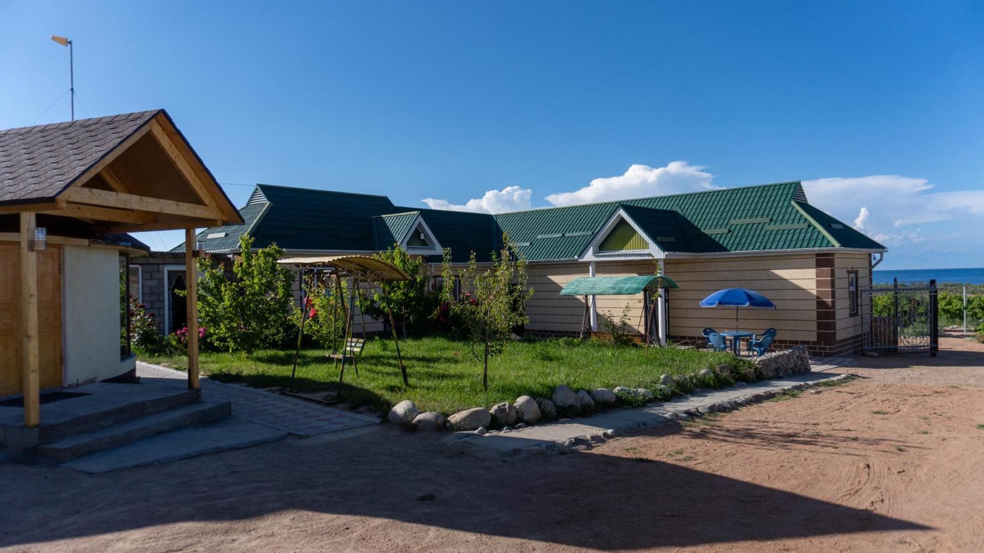 Svetlana Guest House Bokonbayevo Buitenkant foto