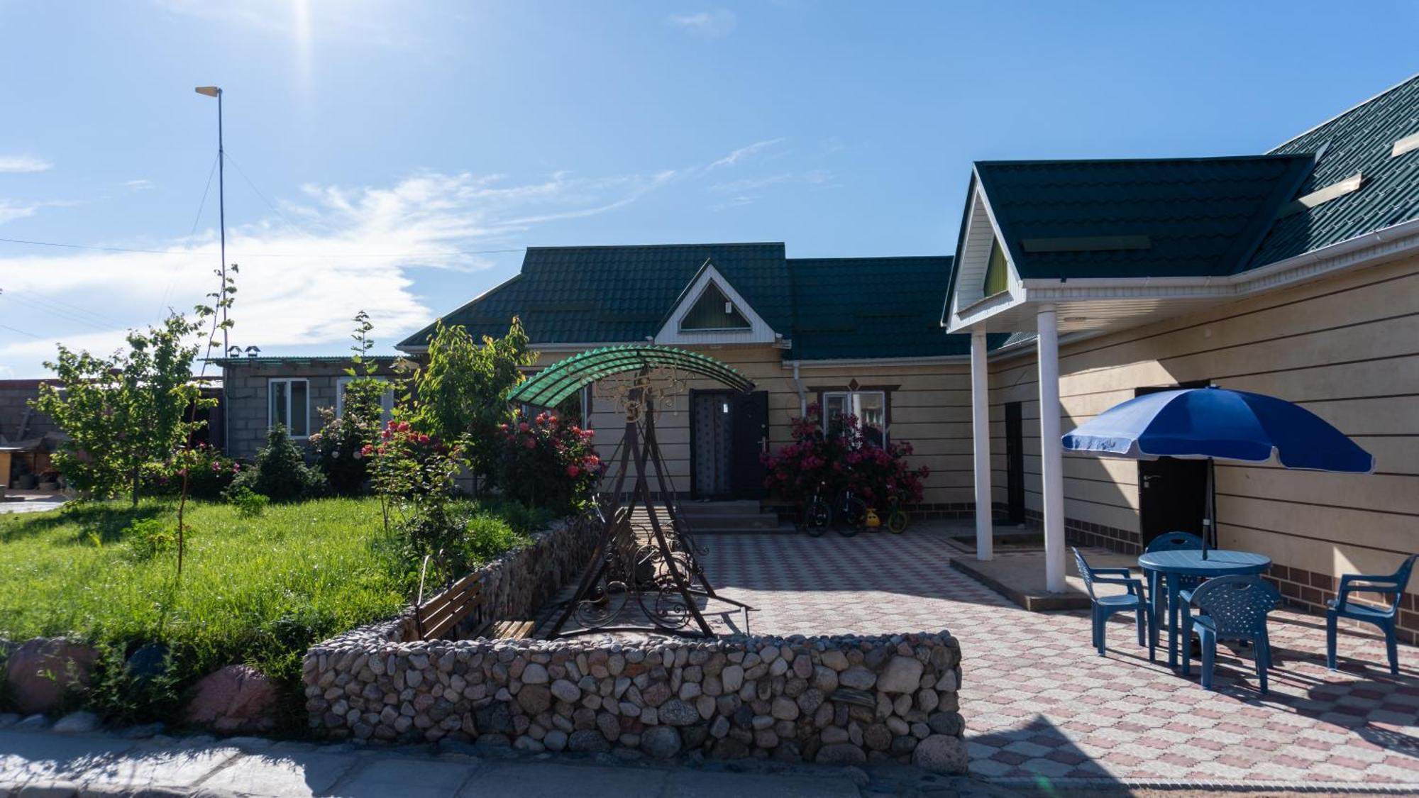 Svetlana Guest House Bokonbayevo Buitenkant foto