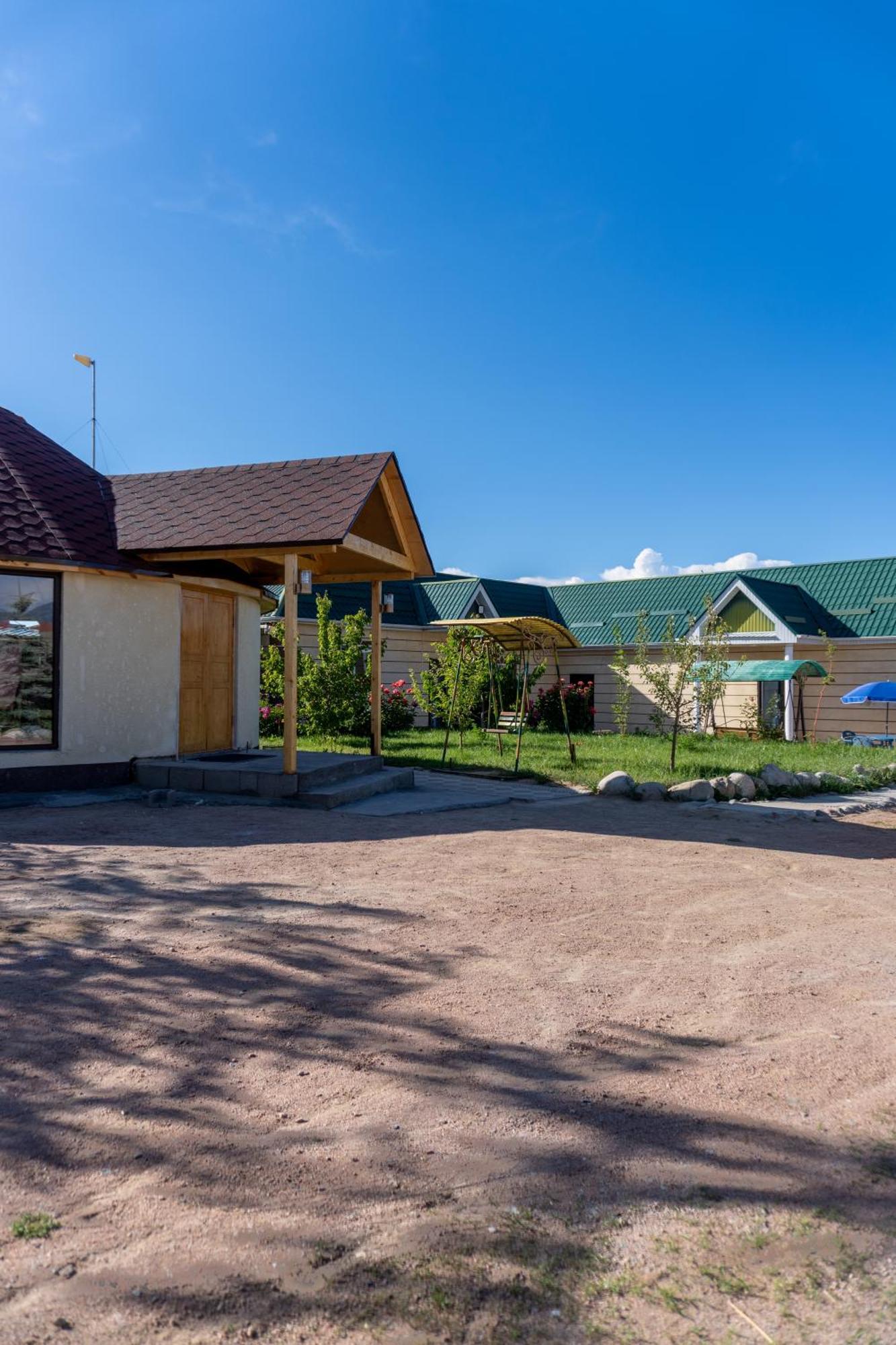 Svetlana Guest House Bokonbayevo Buitenkant foto
