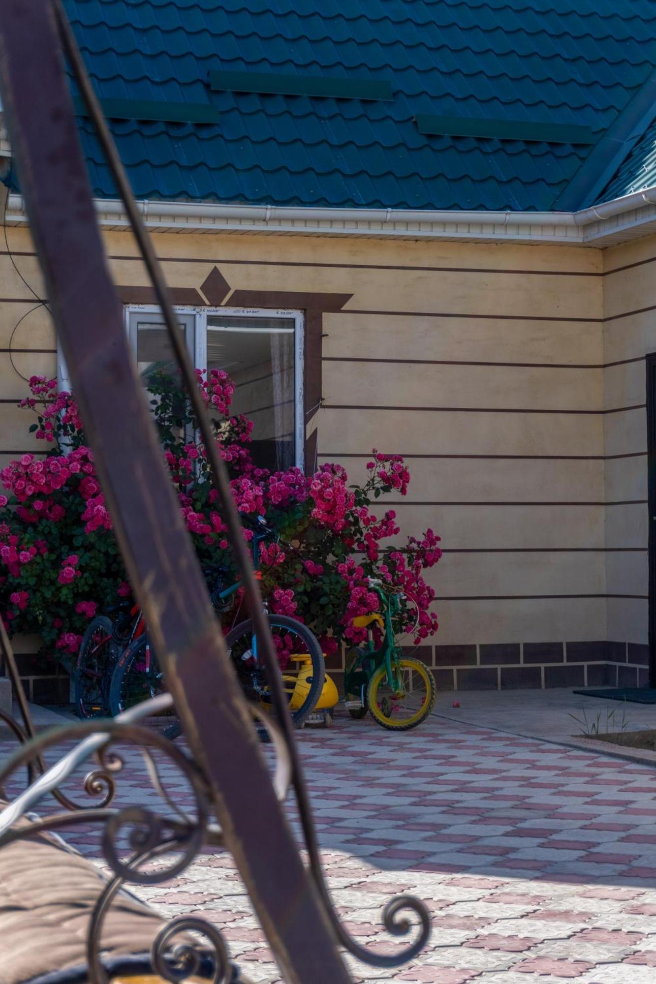 Svetlana Guest House Bokonbayevo Buitenkant foto