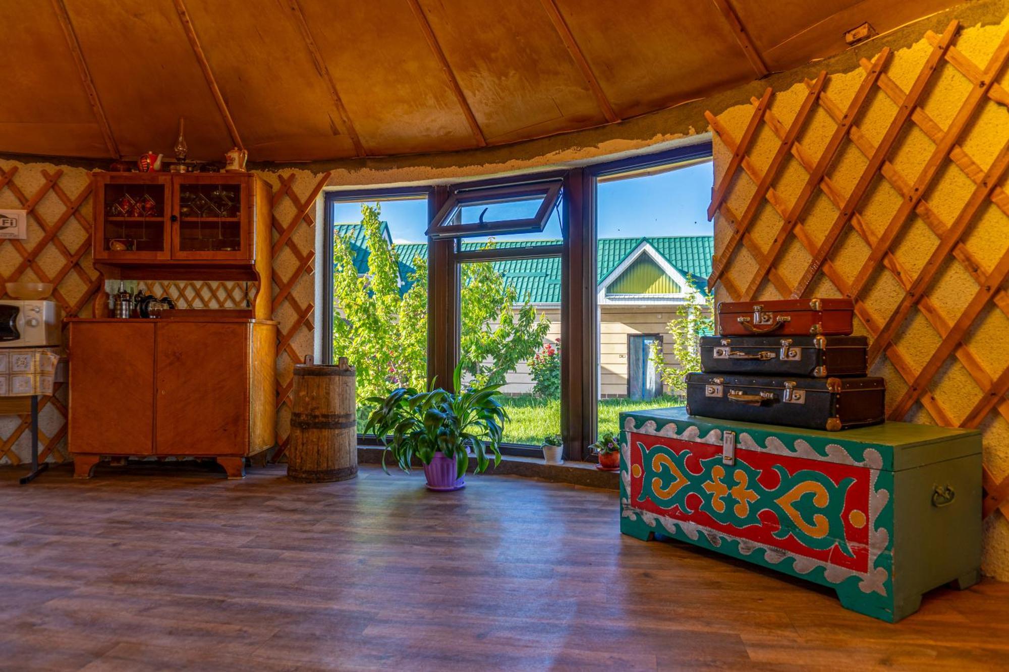 Svetlana Guest House Bokonbayevo Buitenkant foto