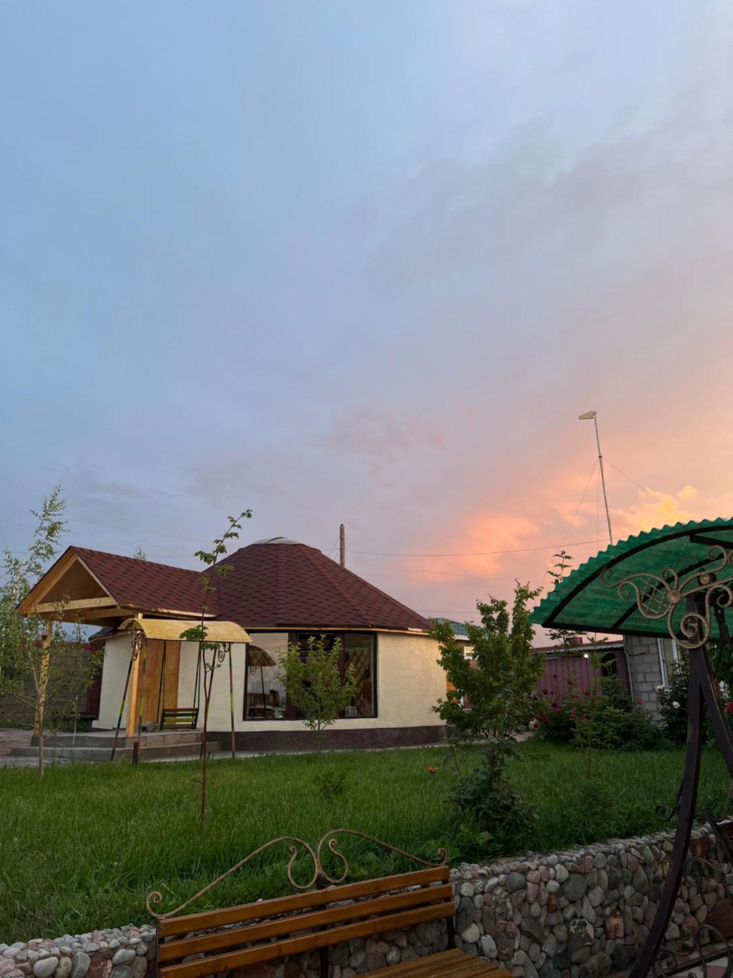 Svetlana Guest House Bokonbayevo Buitenkant foto